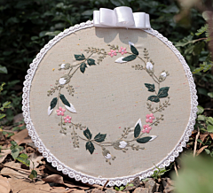 Embroidery Hoop Art | Floral Pattern