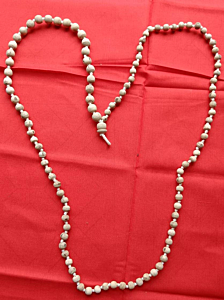 Tulsi Jap Mala | 130 x .9 x .9cm