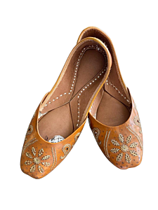 HAND MADE PUNJBI TILLA JUTTI