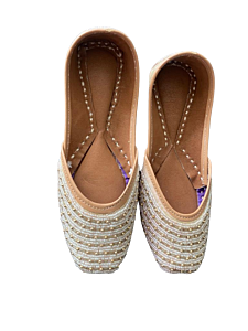 White color Patiala Punjabi Jutti