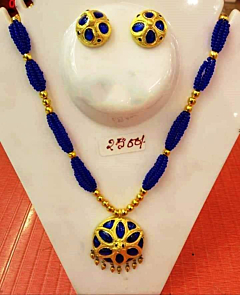 blue necklace for lehenga